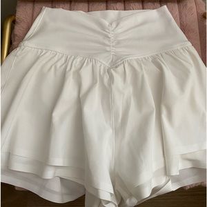 White arie/offline shorts ~ brand new never wore scrunched in the front XS